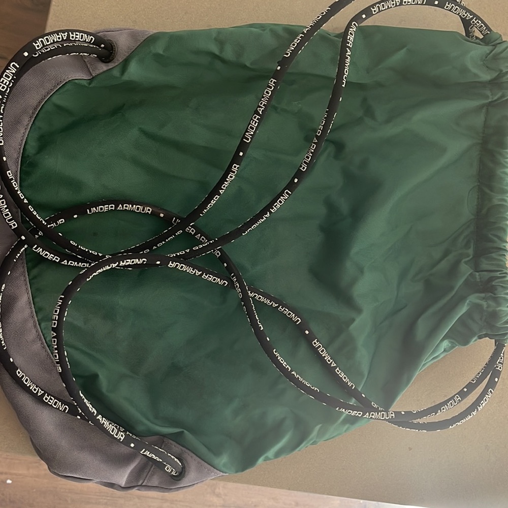 Under armor large stringer backpack - Picture 3 of 4